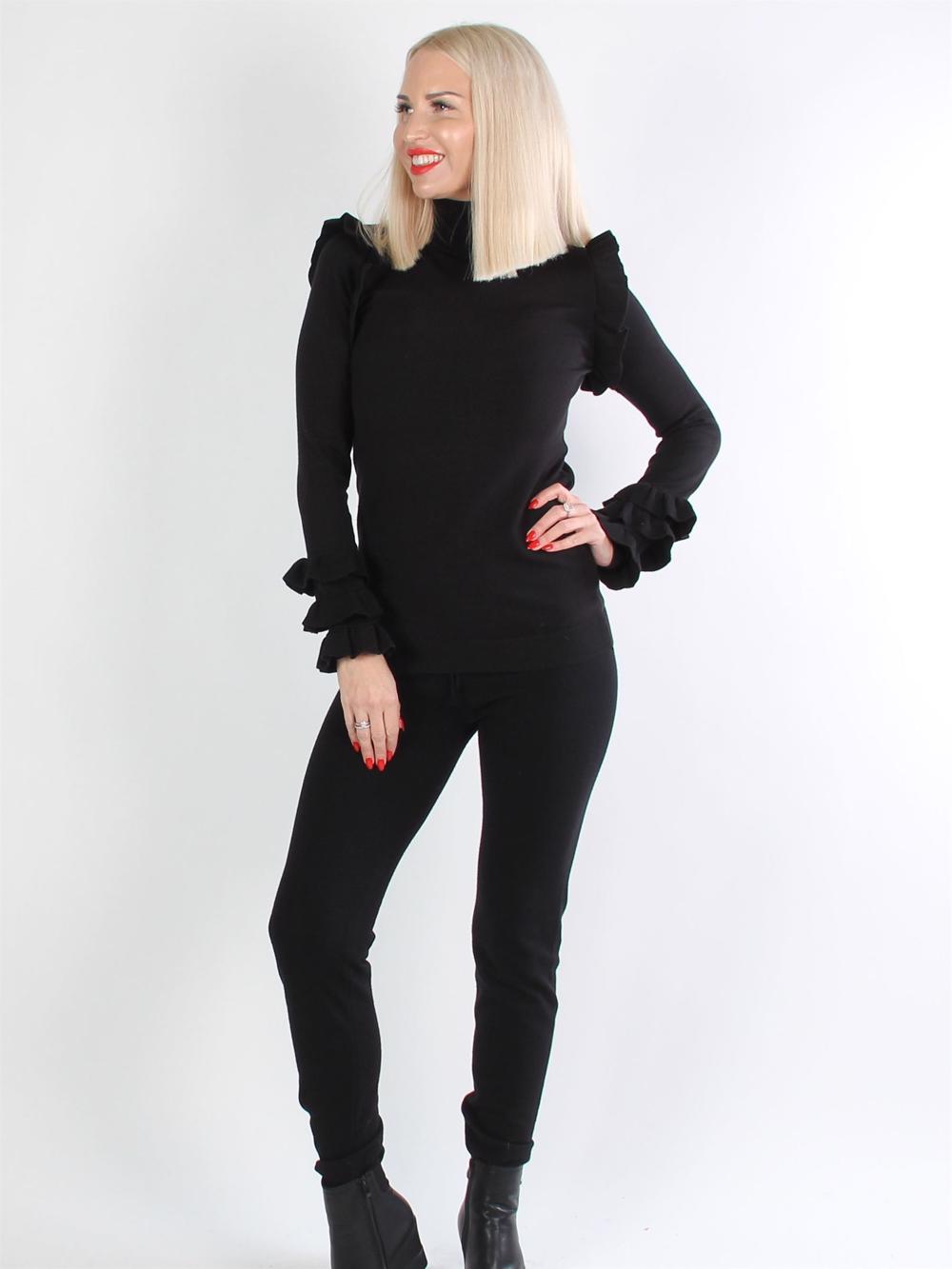 Rachell - Armygrønt striksæt med flæsedetaljer